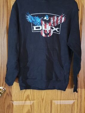 Source Unknown Black Pullover Hoodie with Patriotic Duck Graphic